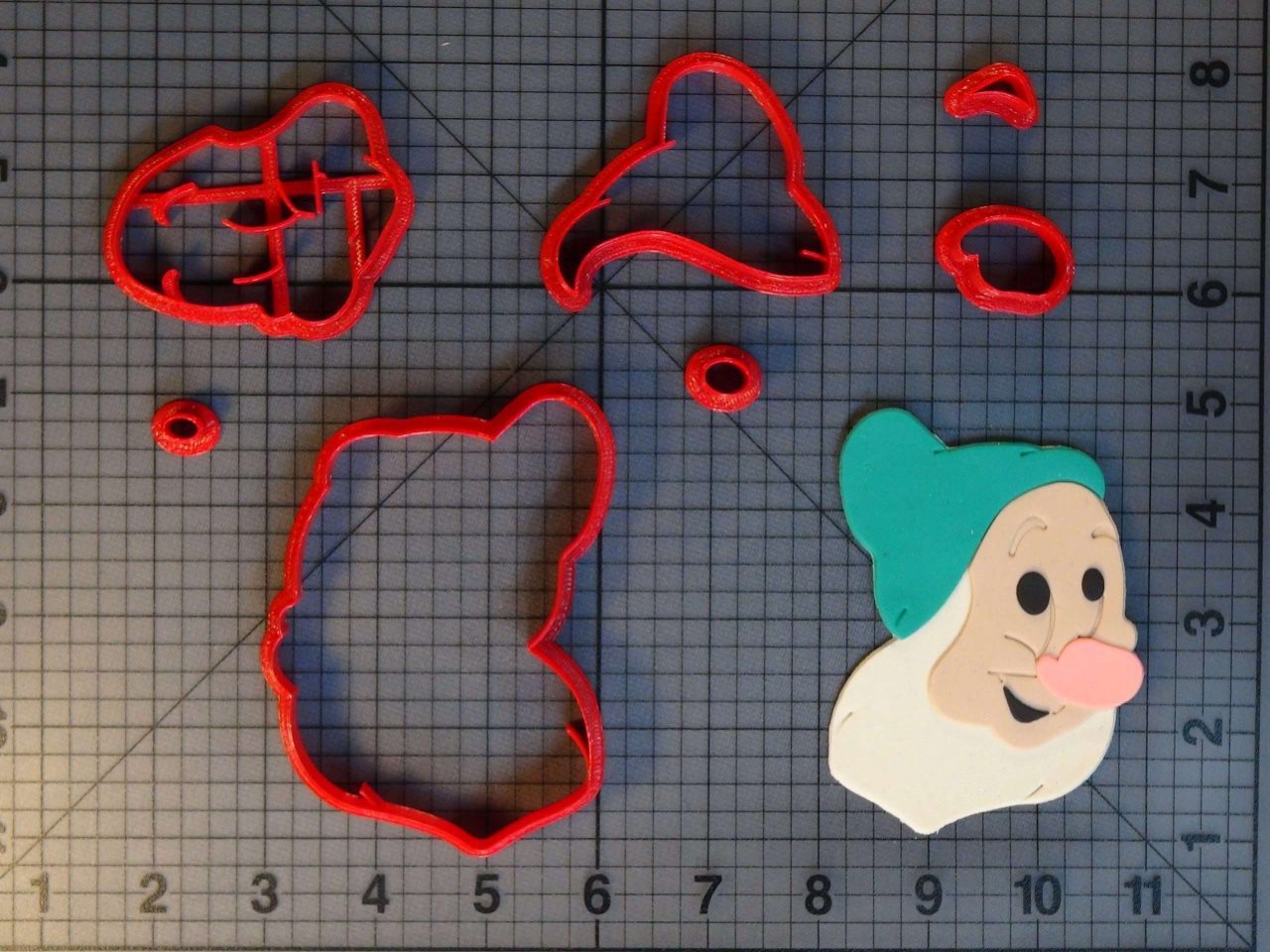 Snow White and the Seven Dwarfs - Bashful 266-C523 Cookie Cutter Set