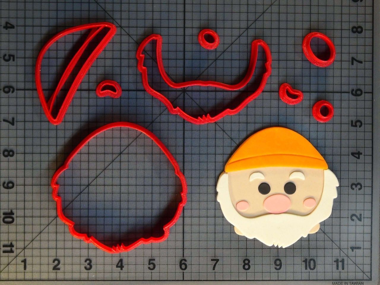 Snow White and the Seven Dwarfs - Happy 266-C476 Cookie Cutter Set