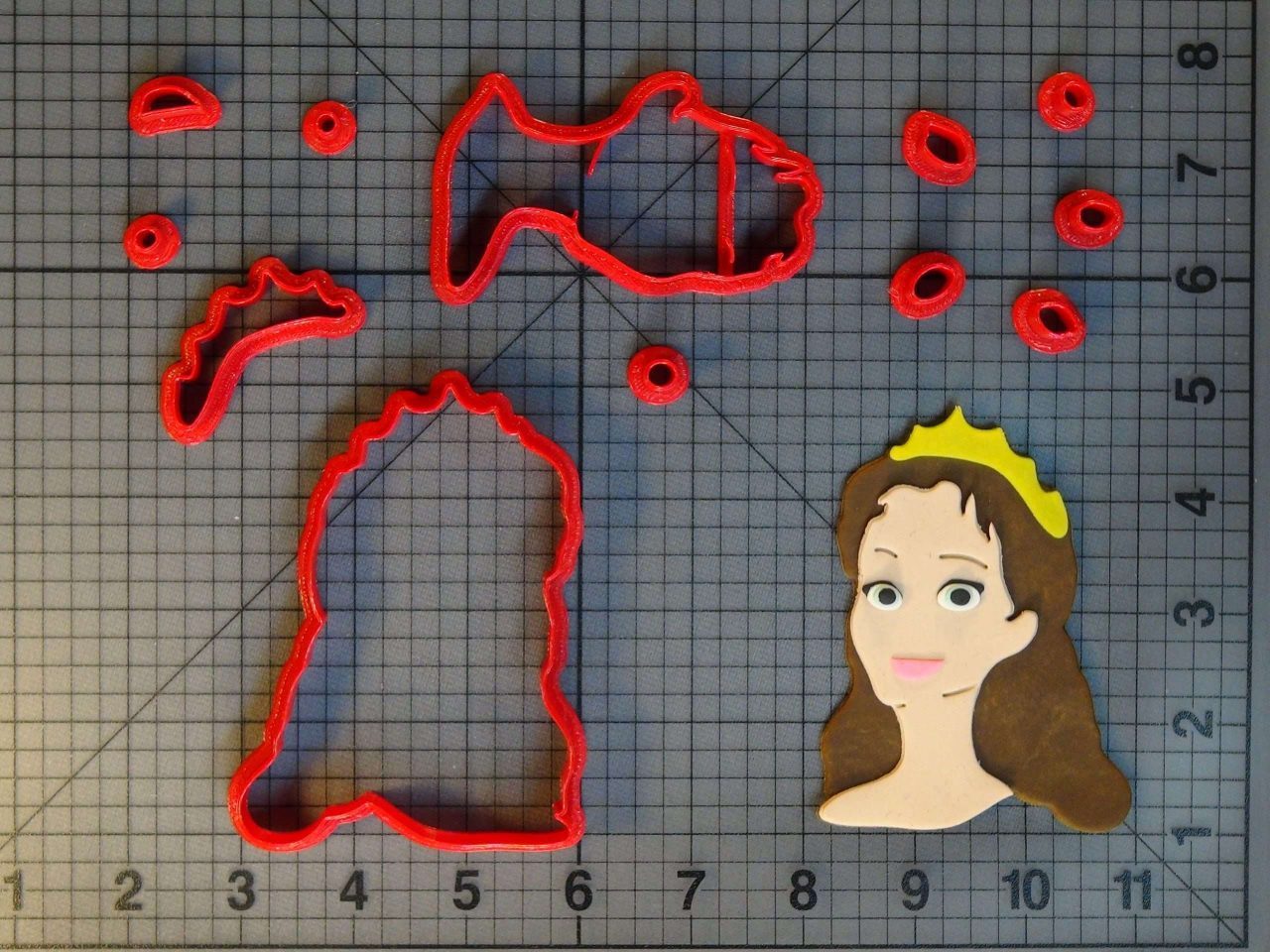 Sofia the First - Queen Miranda Face 266-C559 Cookie Cutter Set