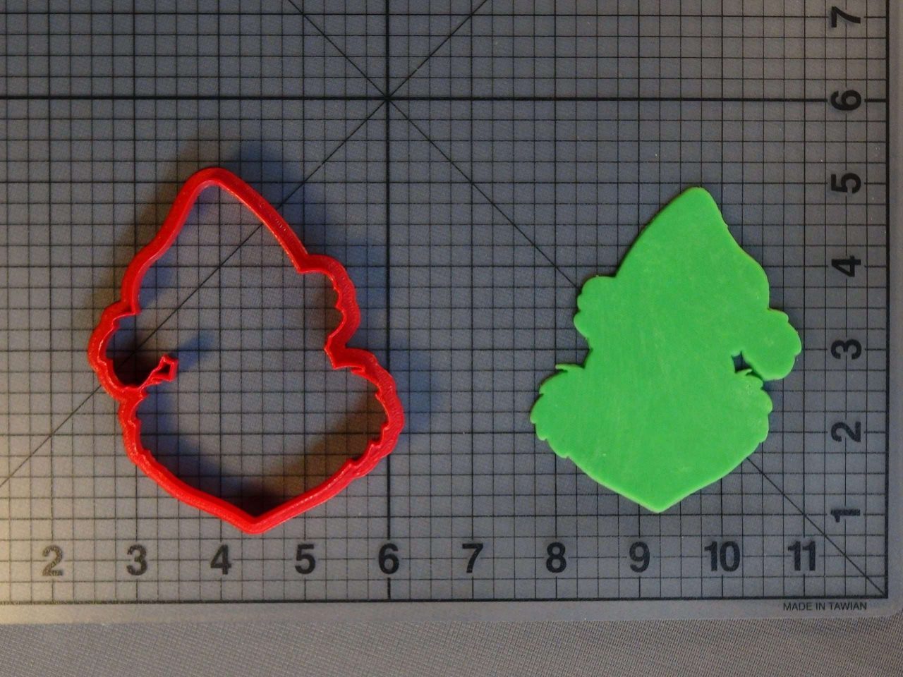 The Grinch Silhouette 266-C616 Cookie Cutter