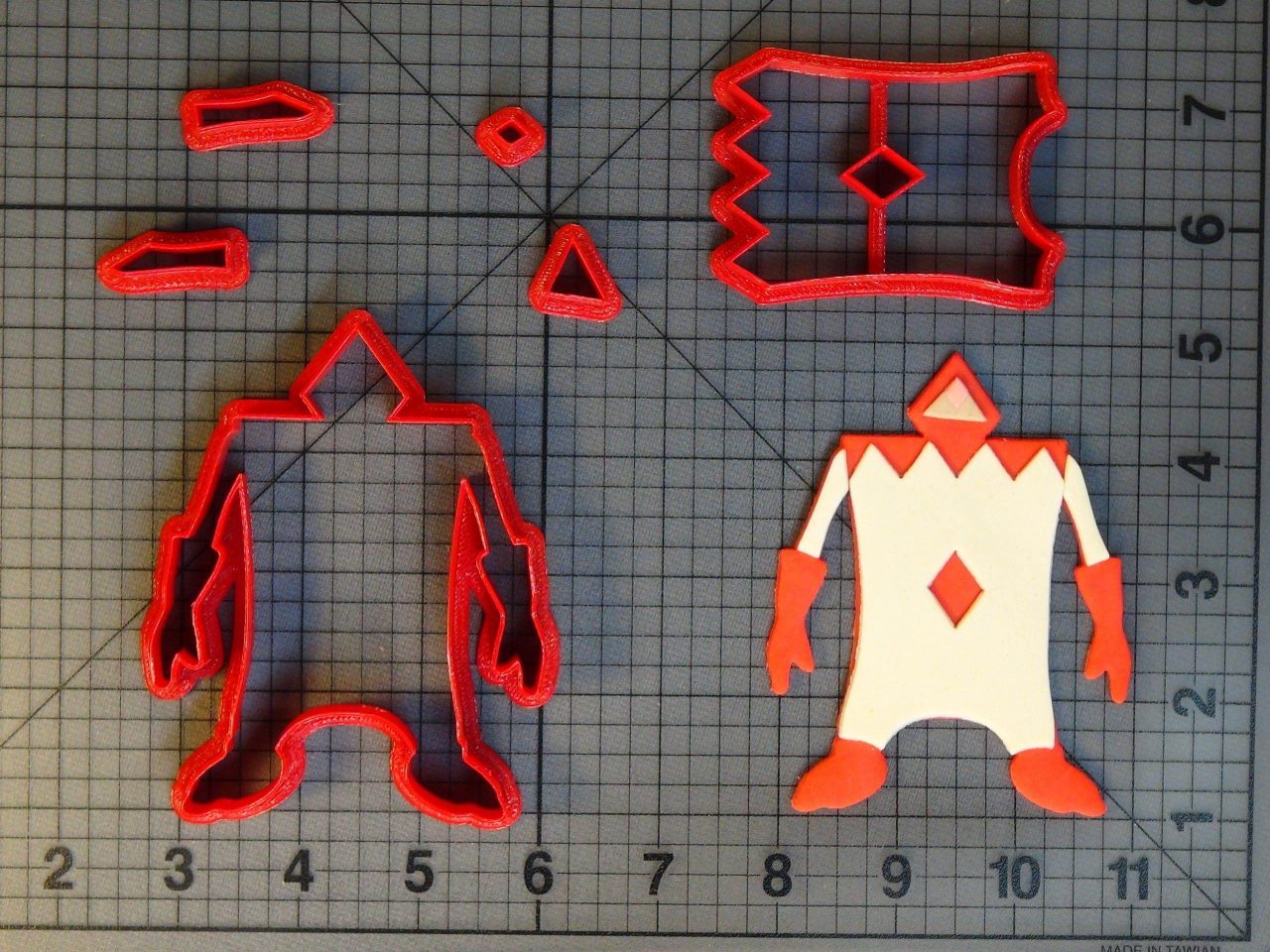 Alice in Wonderland - Card Diamond 266-C656 Cookie Cutter Set