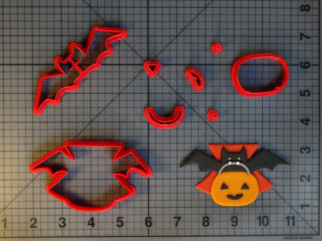 Halloween - Vampire Bat 266-C621 Cookie Cutter Set