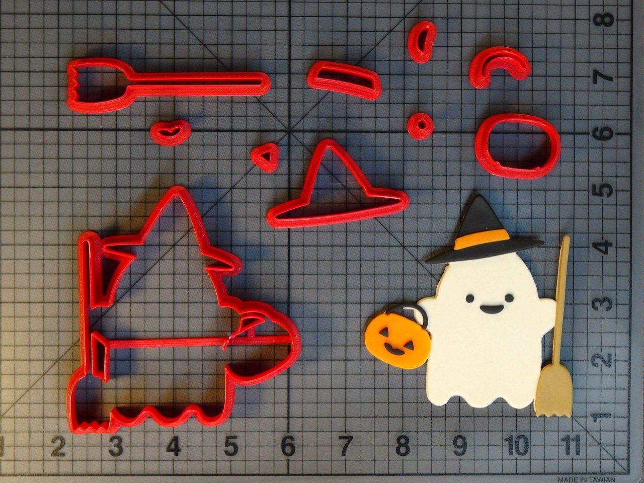 Halloween - Witch Ghost 266-C622 Cookie Cutter Set