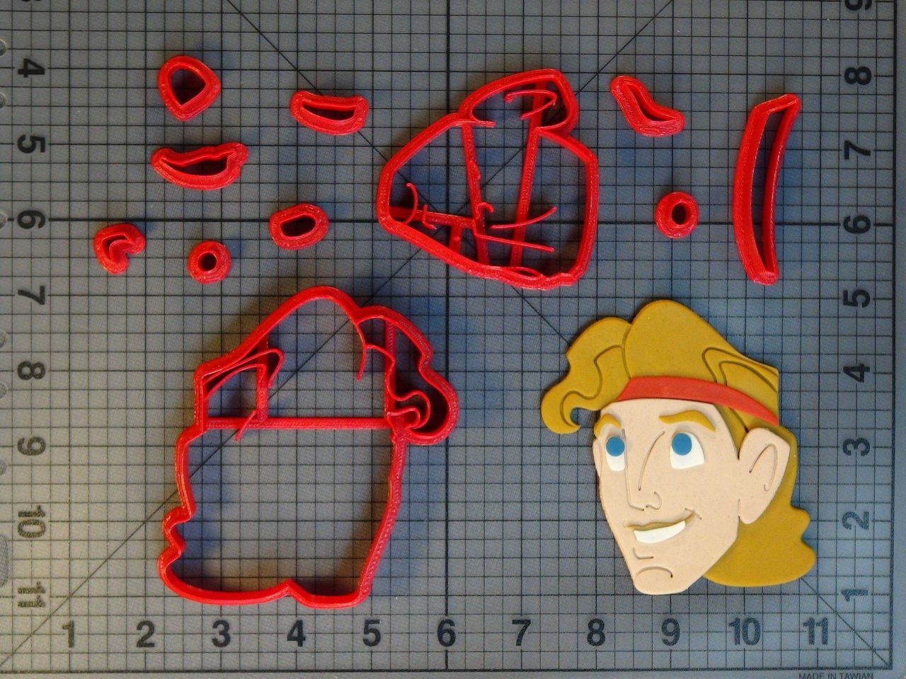 Hercules Head 266-C623 Cookie Cutter Set