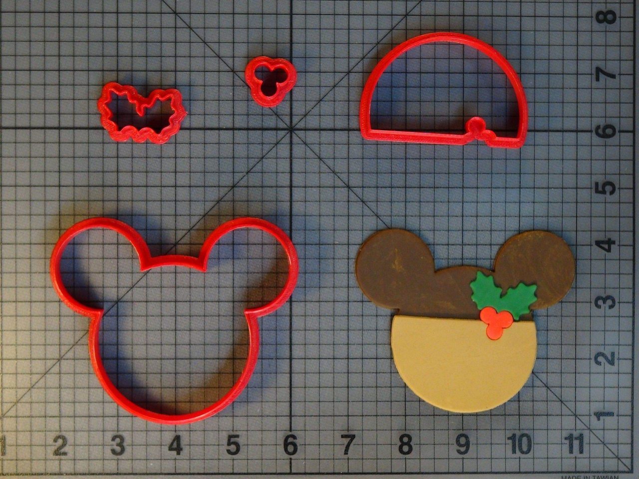 Holiday Mickey 266-C669 Cookie Cutter Set