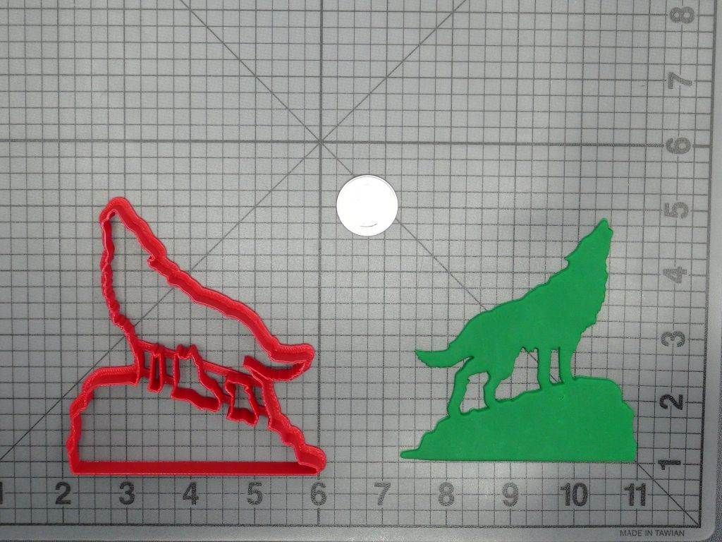 Wolf Howling on Mountain Body 266-D268 Cookie Cutter