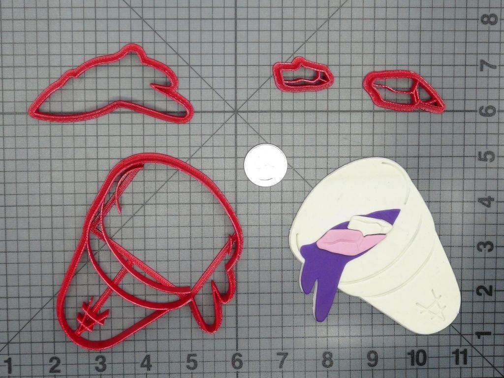 Drink Spilling 266-D326 Cookie Cutter Set