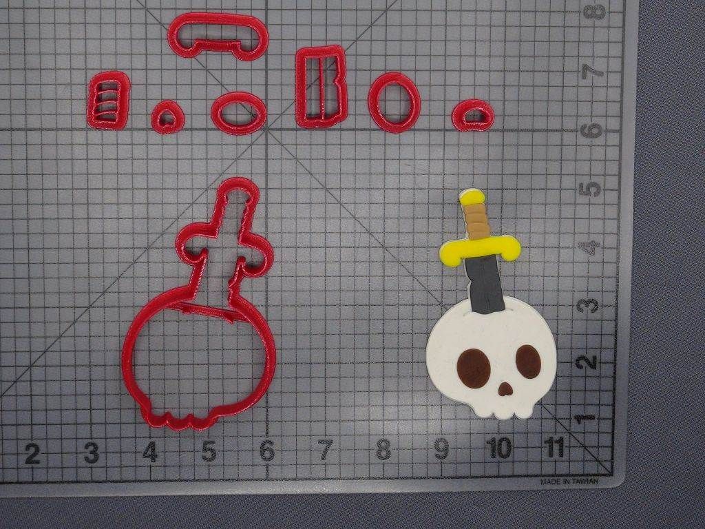 Sword in Skull 266-D584 Cookie Cutter Set