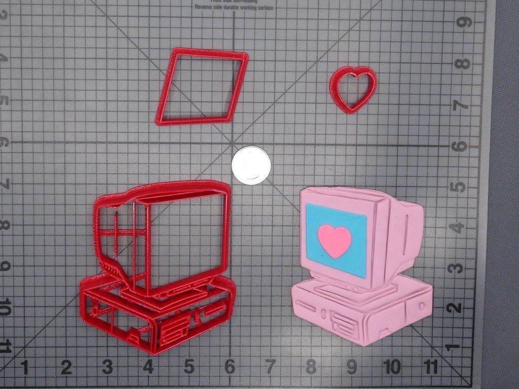 Computer Heart 266-D956 Cookie Cutter Set