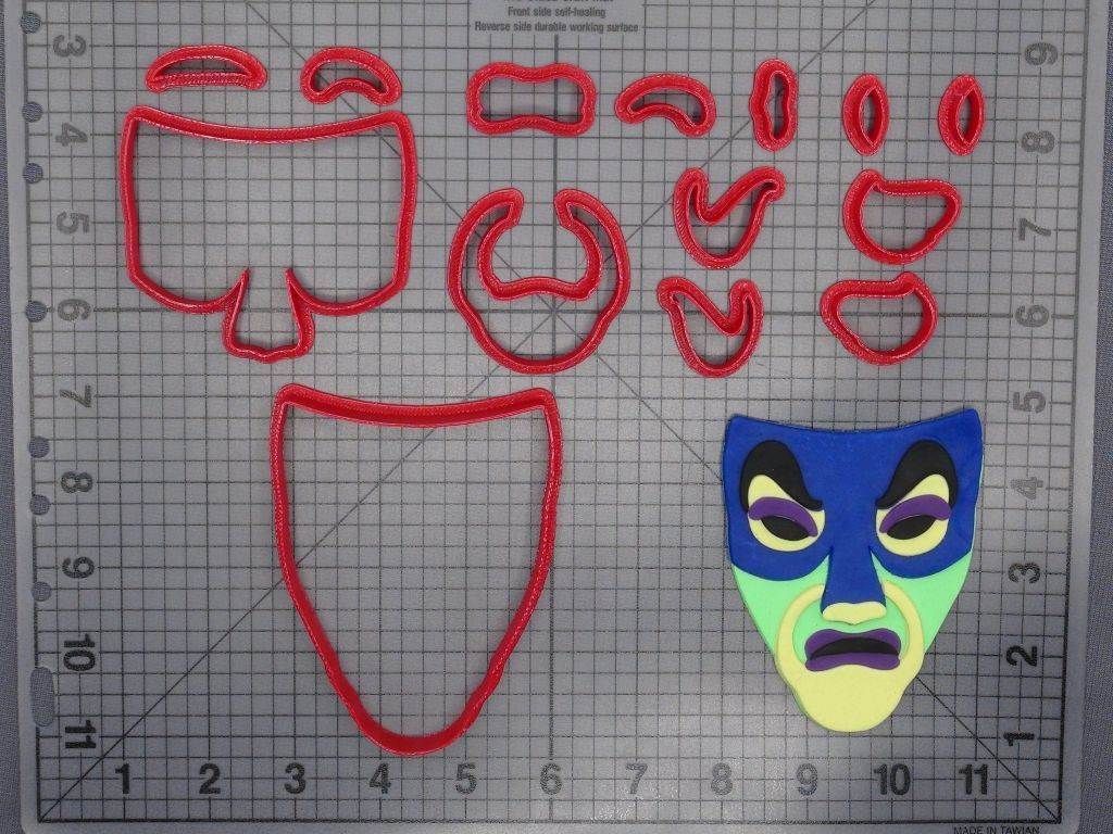 Snow White - Magic Mirror Face 266-D494 Cookie Cutter Set