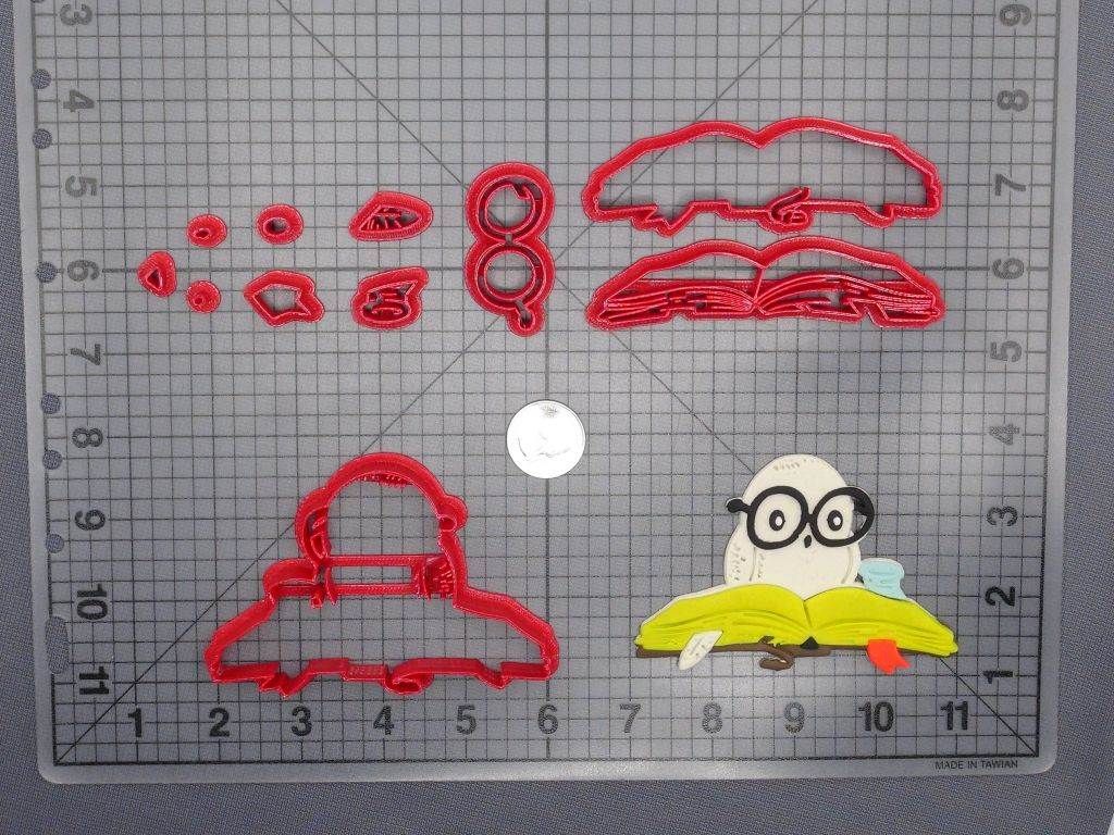 Owl Reading Book 266-E043 Cookie Cutter Set