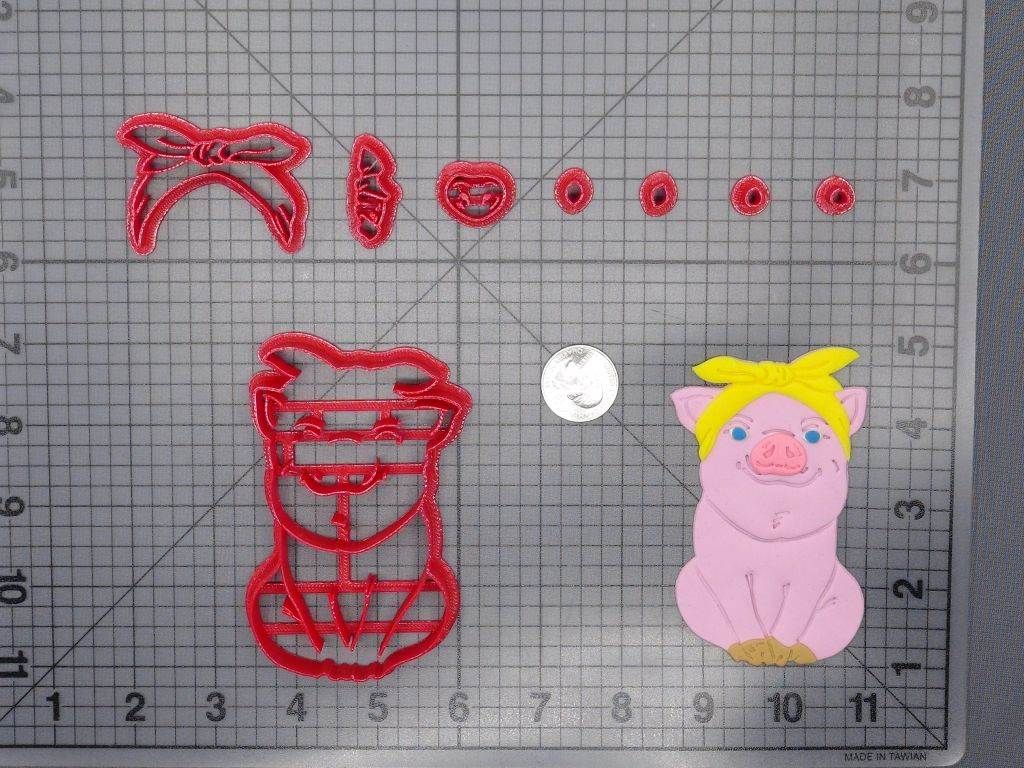 Pig with Bandana Body 266-F167 Cookie Cuter Set
