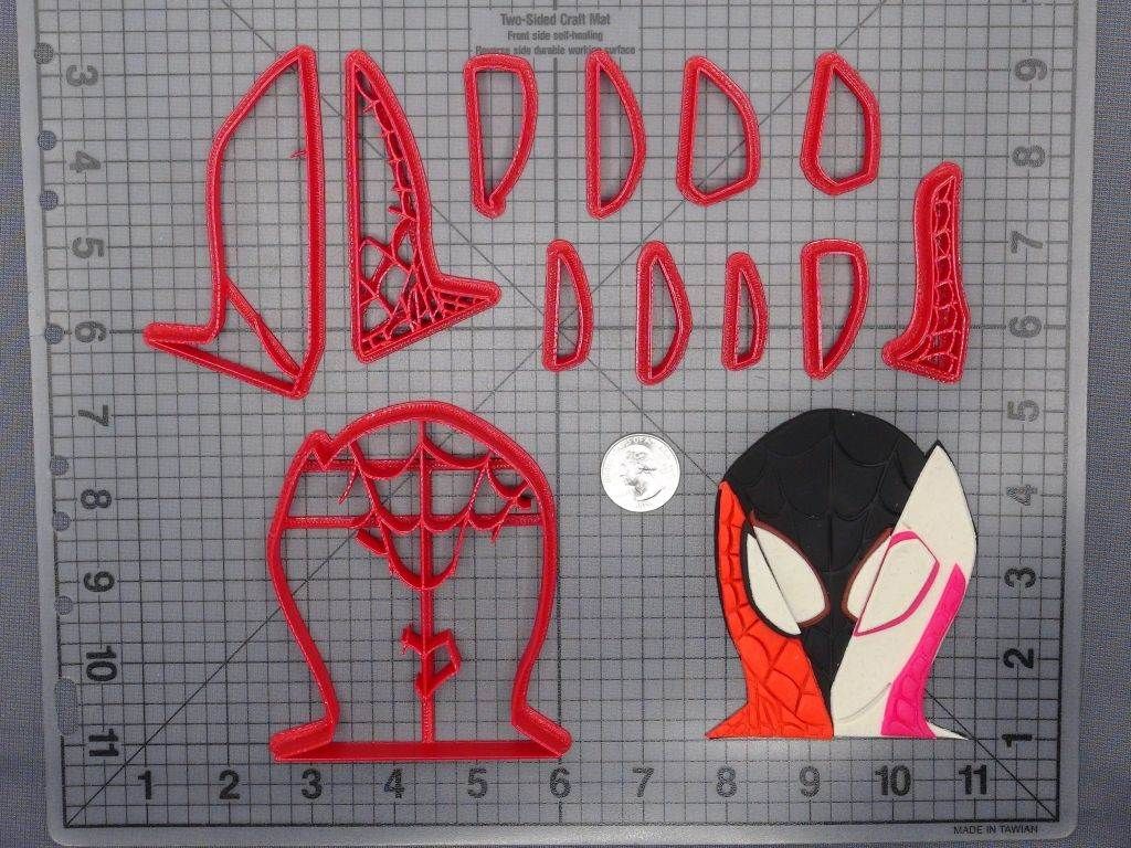 Spiderman Gwen Head 266-F016 Cookie Cutter Set