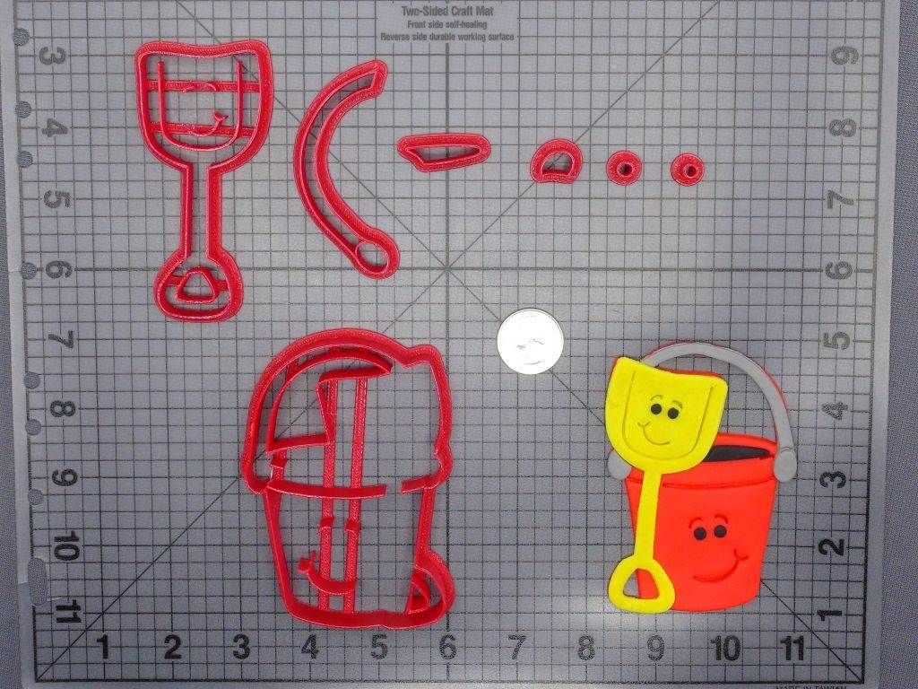 Blues Clues - Pail and Shovel 266-G050 Cookie Cutter Set