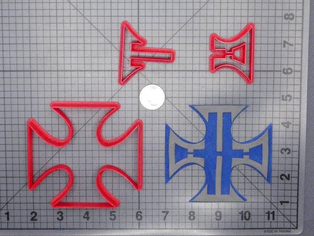 WWE - Triple H Logo 266-G229 Cookie Cutter Set