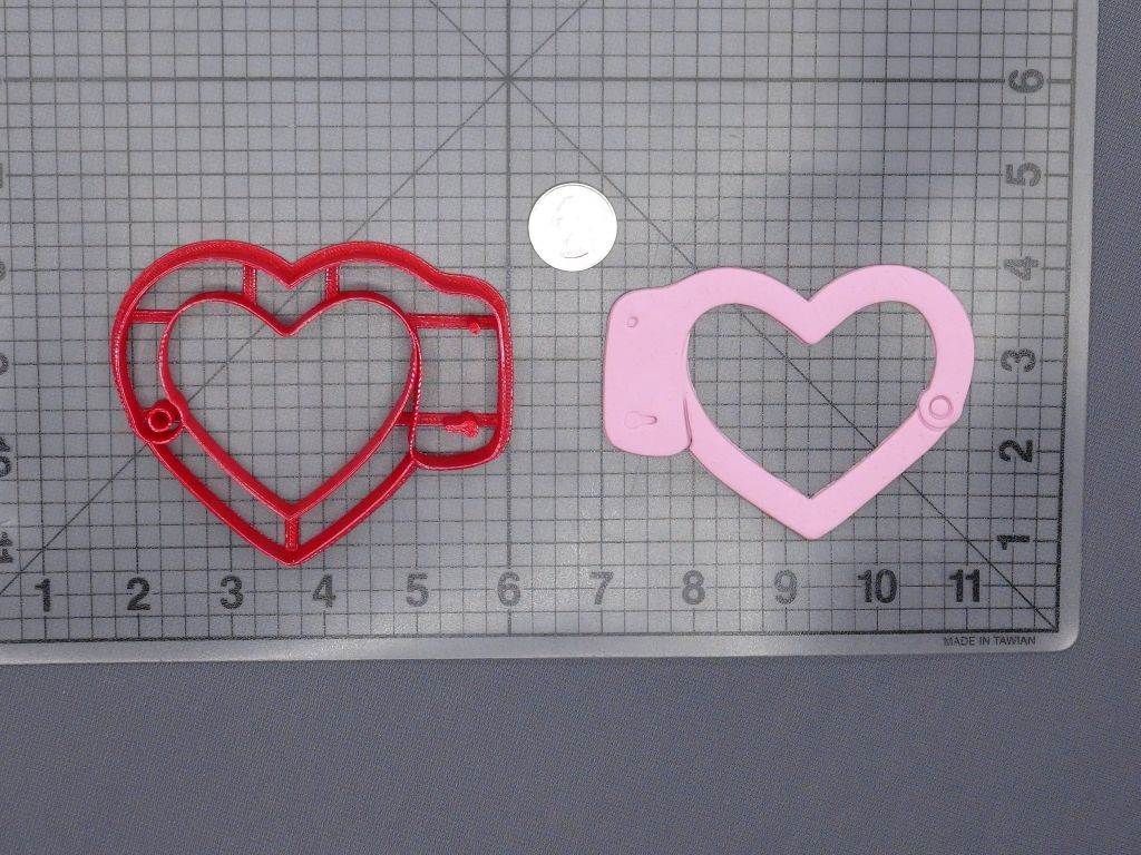Handcuff Heart 266-G499 Cookie Cutter