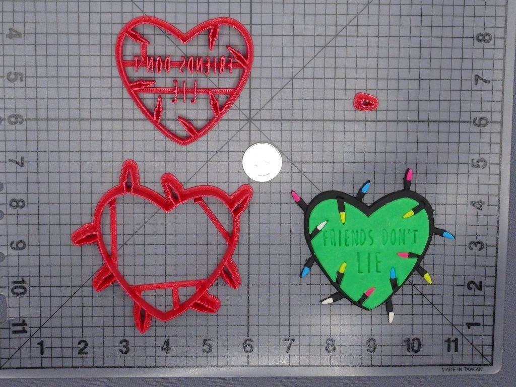 Stranger Things - Friends Dont Lie 266-G645 Cookie Cutter Set