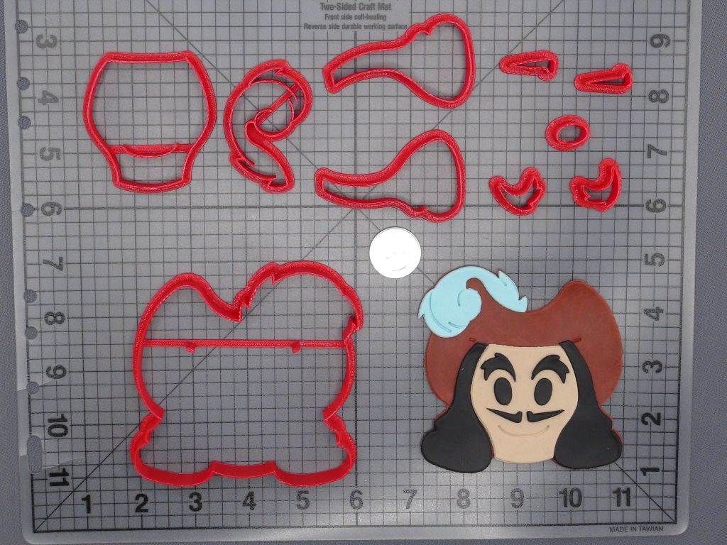 Disney Emoji - Peter Pan - Captain Hook Head 266-G859 Cookie Cutter Set