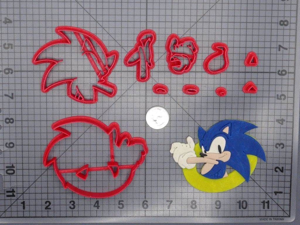 Sonic the Hedgehog with Ring 266-E645 Cookie Cutter Set