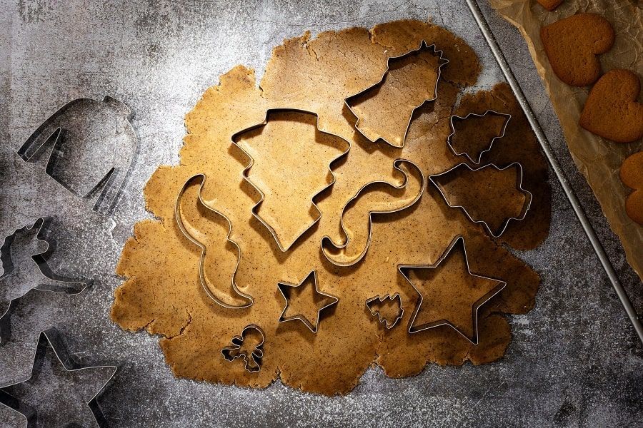 how to use cookie cutters