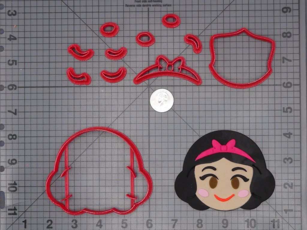 Disney Emoji - Snow White and the Seven Dwarfs - Snow White Head 266-G988 Cookie Cutter Set