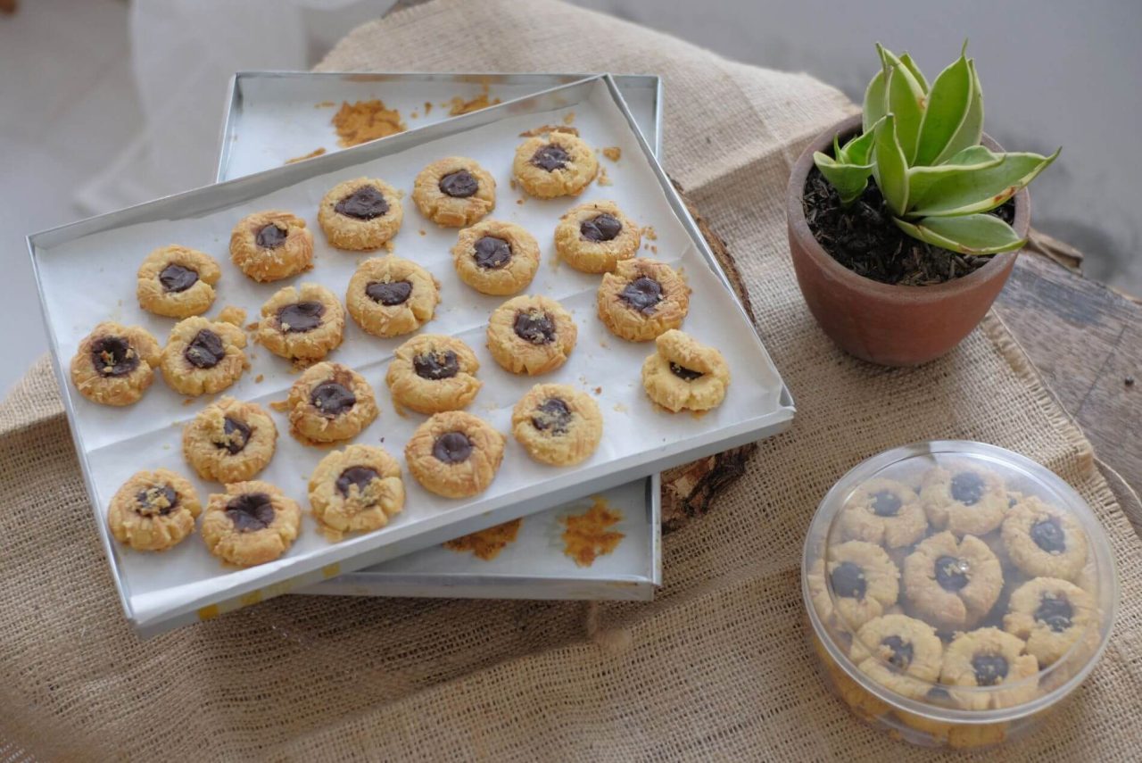 the best chocolate thumbprint cookies